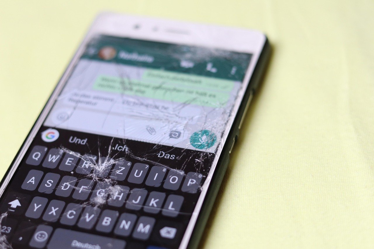 découvrez nos solutions efficaces pour réparer les cheveux abîmés et retrouver une fibre capillaire saine, douce et brillante.