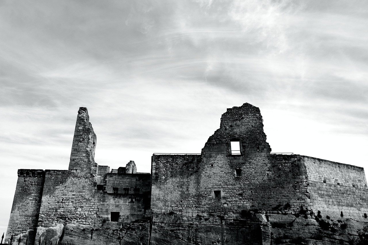 découvrez la collection lacoste : style, élégance et qualité emblématique pour homme, femme et enfant. explorez nos vêtements, chaussures et accessoires sportifs et décontractés.