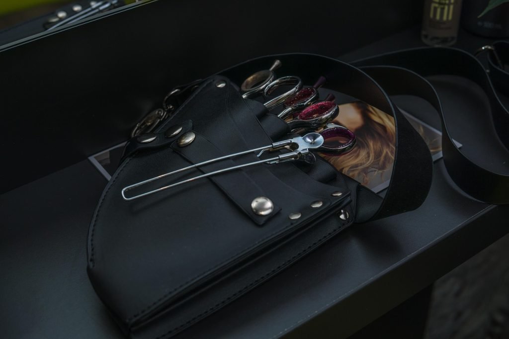 guide complet des coupes de cheveux pour hommes : conseils, styles et tendances pour trouver la coiffure parfaite.