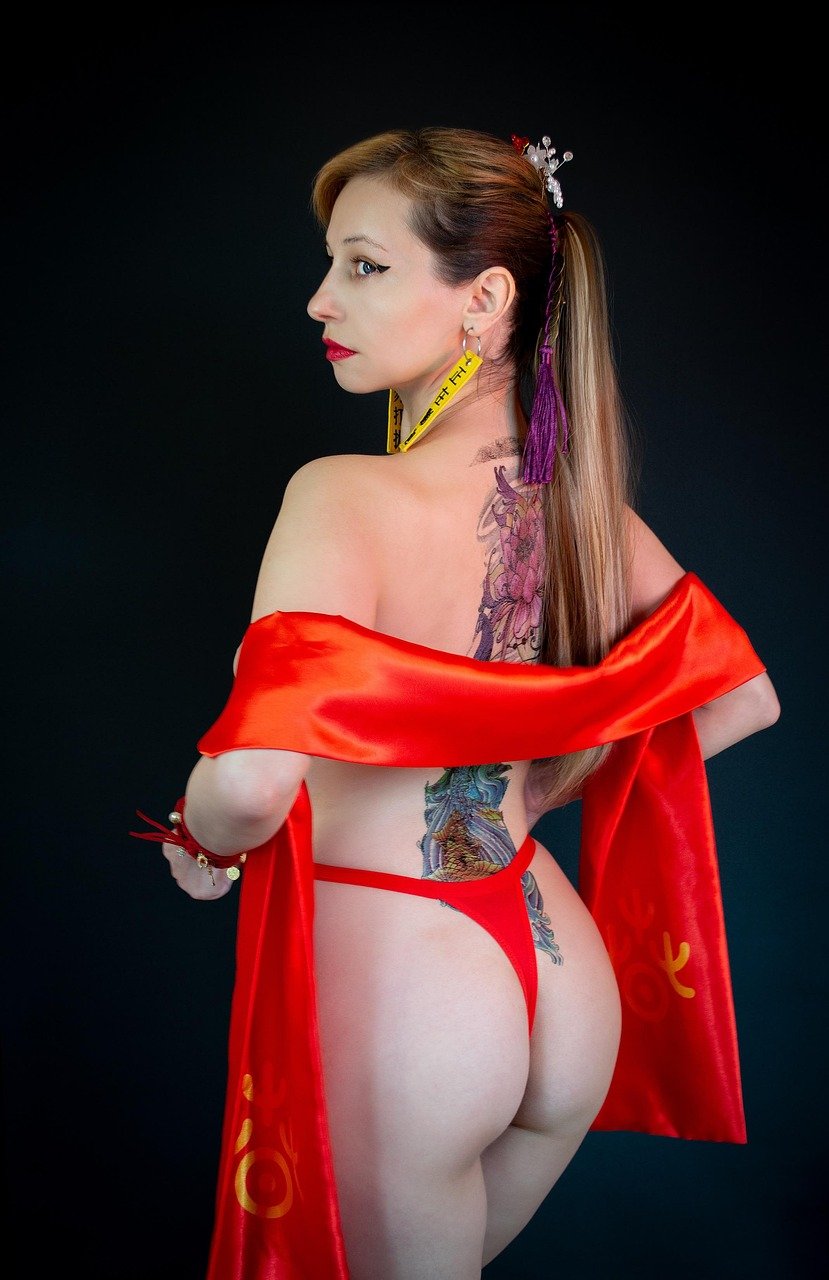 L’art délicat du tatouage dans le dos pour femme : inspirations et conseils