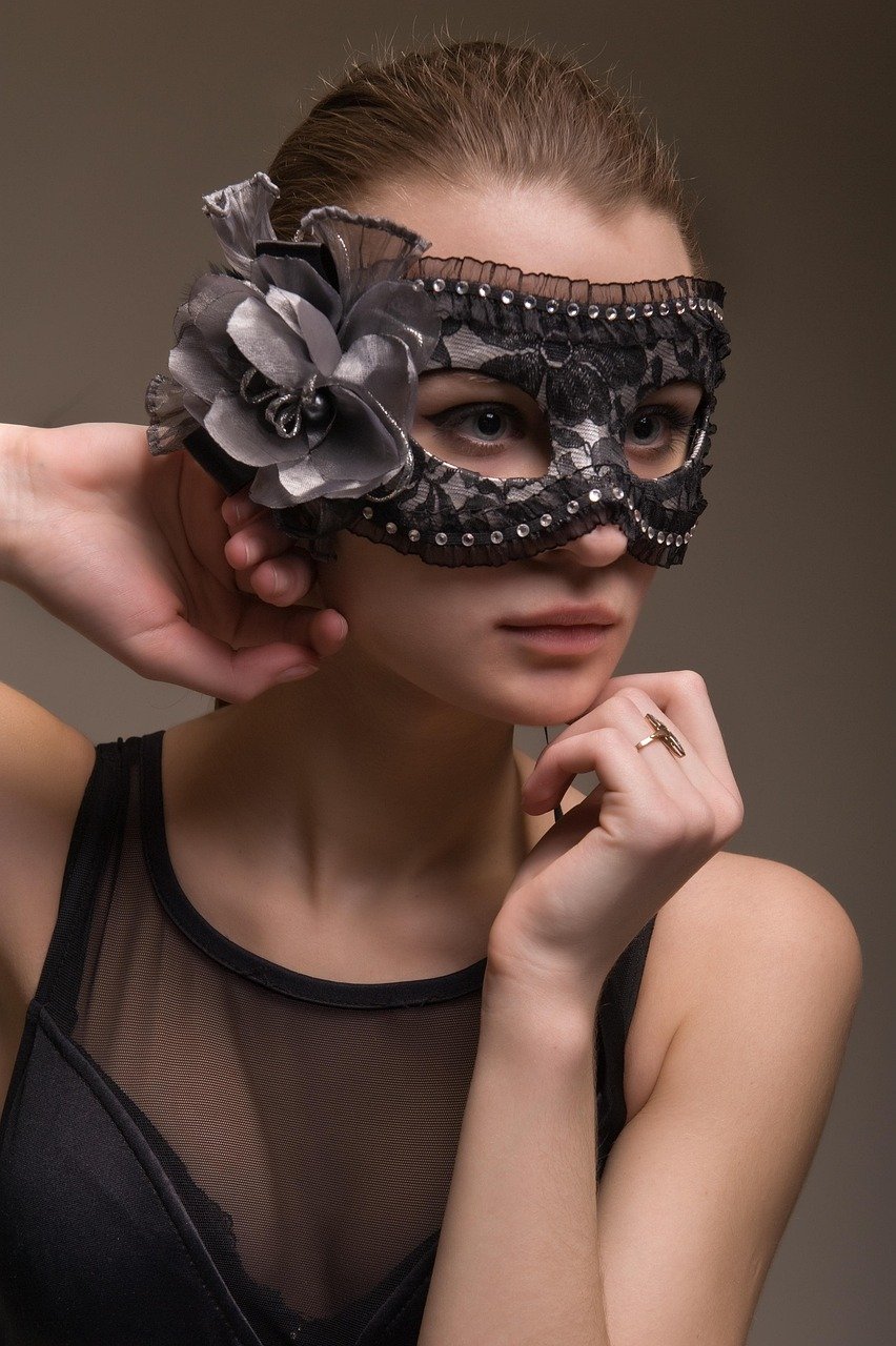 Les accessoires de costume pour homme : le guide pour un choix qui fait toute la différence