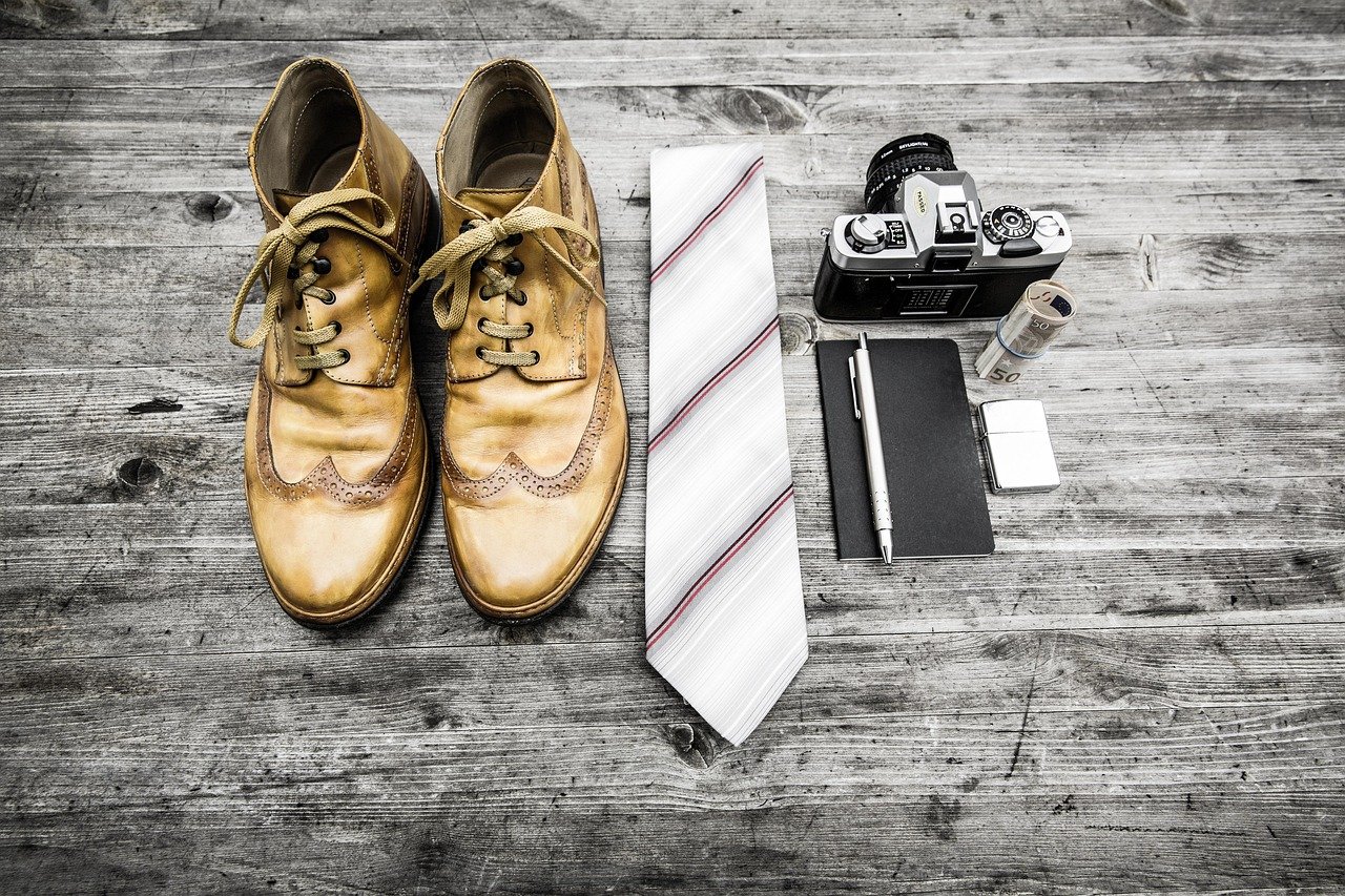 découvrez notre sélection de chaussures d'été pour hommes alliant confort et style pour accompagner vos journées ensoleillées.