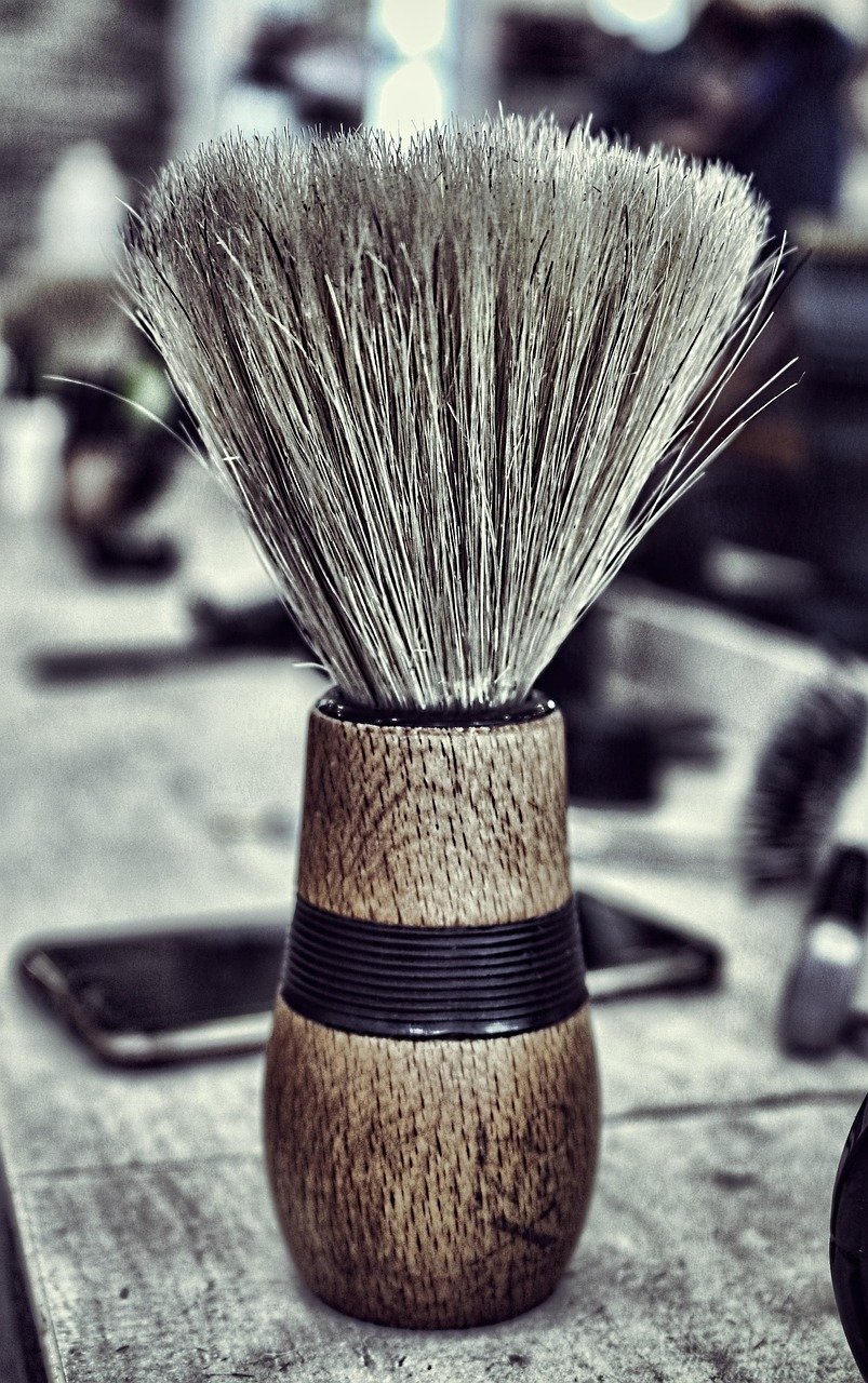 découvrez nos conseils et astuces pour un rasage parfait, doux et sans irritation. tout sur les techniques, produits et équipements pour un look soigné.