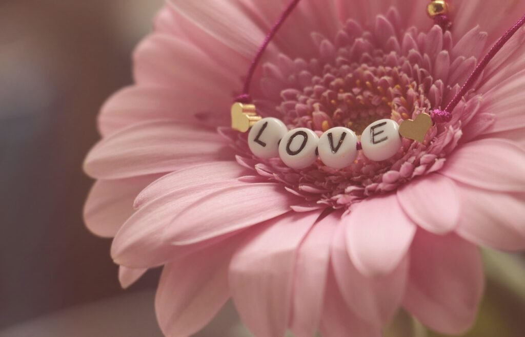 trouvez le cadeau parfait pour la saint-valentin et surprenez votre moitié avec une attention unique et pleine d'amour.