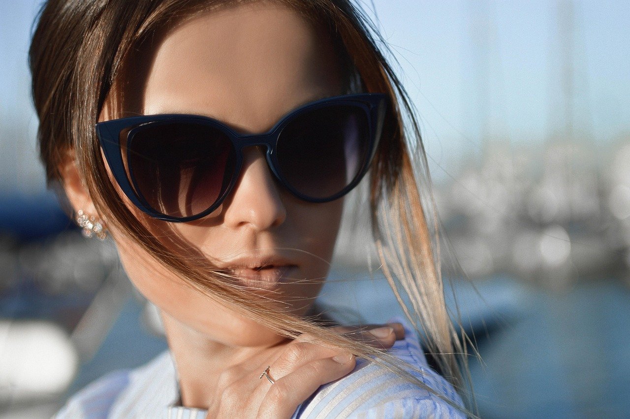 Cheveux d&rsquo;été: le guide complet des coiffures et produits pour affronter le soleil