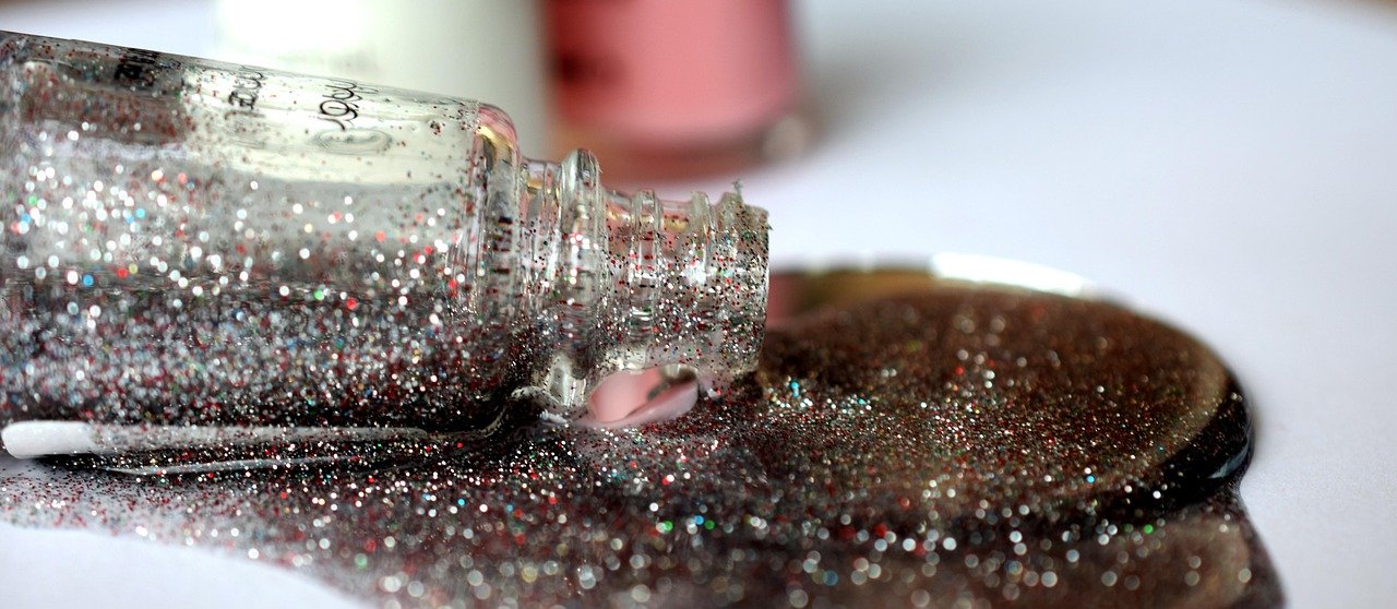 découvrez nos idées de manucure d'hiver élégantes et tendance pour sublimer vos ongles pendant la saison froide.