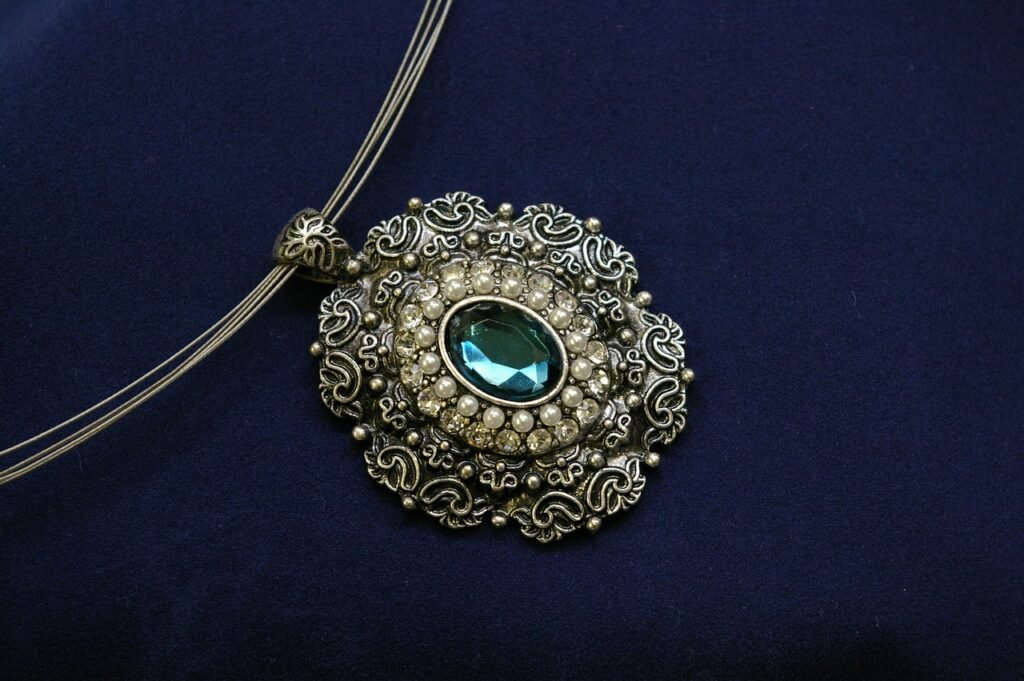 découvrez nos conseils de style pour sublimer vos bijoux et créer des looks uniques et élégants.