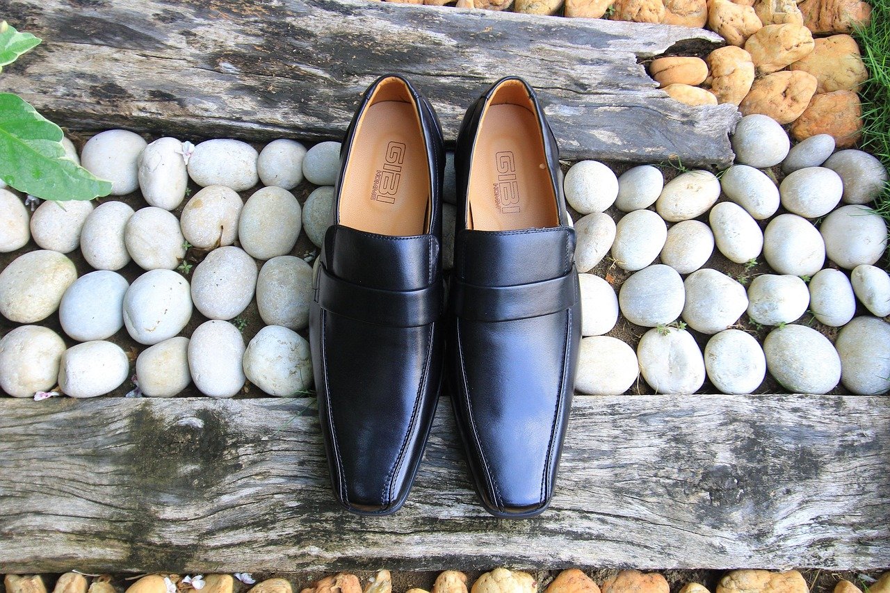 découvrez notre collection de chaussures assorties à vos pantalons cargo pour hommes, alliant style et confort au quotidien.