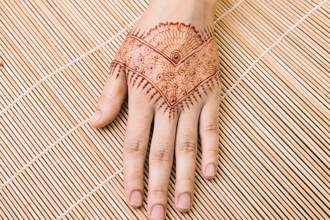 découvrez une galerie inspirante de tatouages uniques et artistiques, des idées modernes aux designs traditionnels pour tous les styles et goûts.